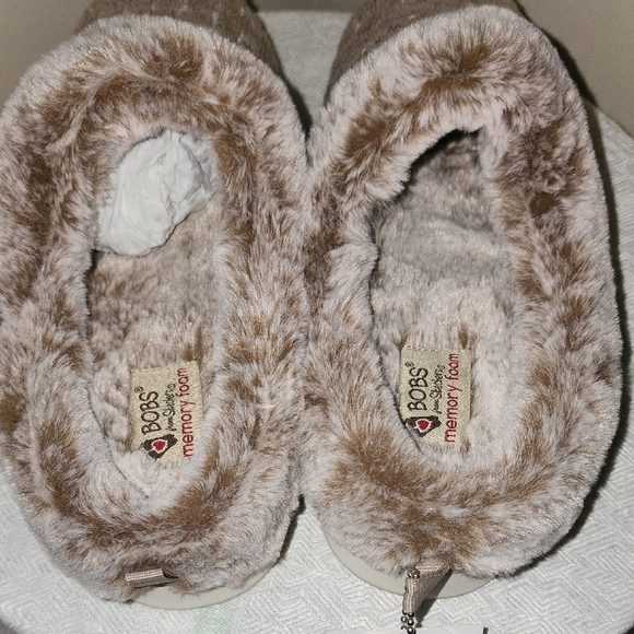 Skechers BOBS Cozy Cream Slippers - Picture 11 of 14